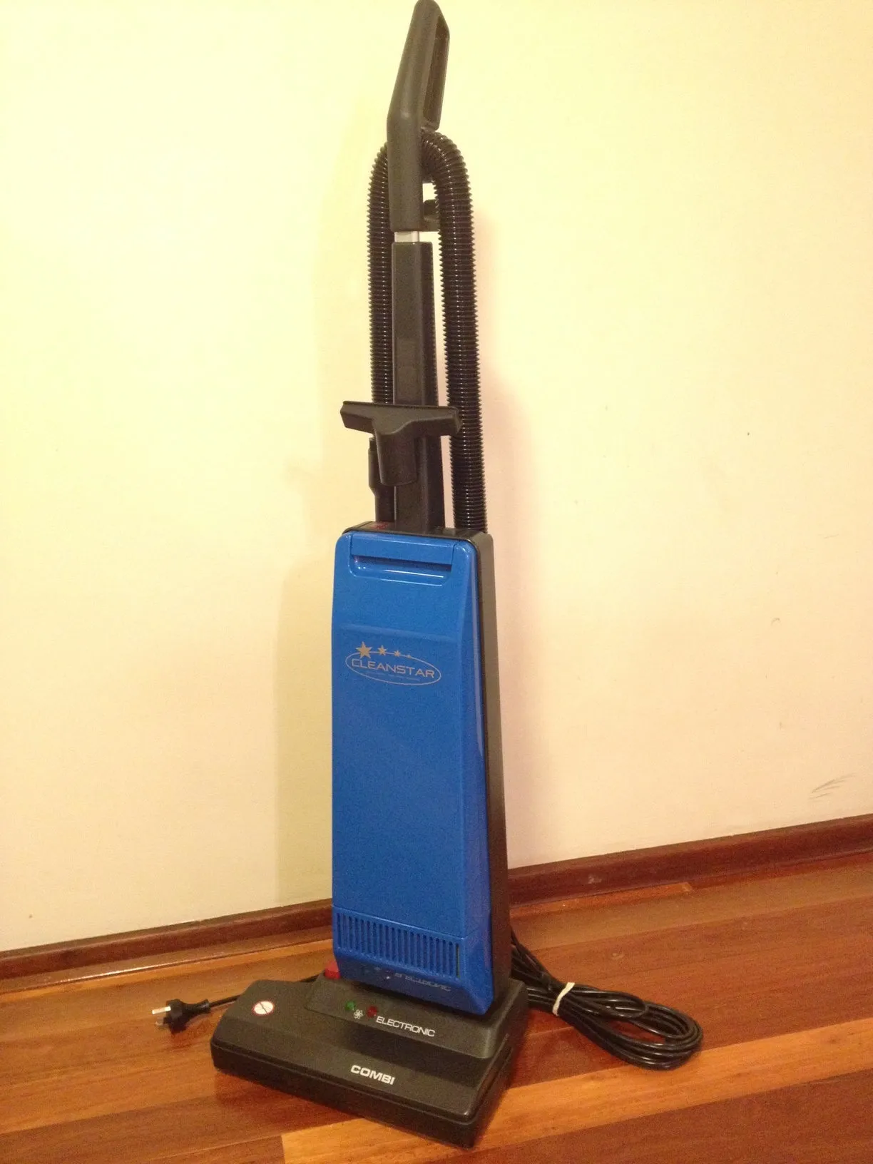 Cleanstar C17-36 By Nilco Upright Commercial Vacuum Cleaner Stretchable Flexible Hose