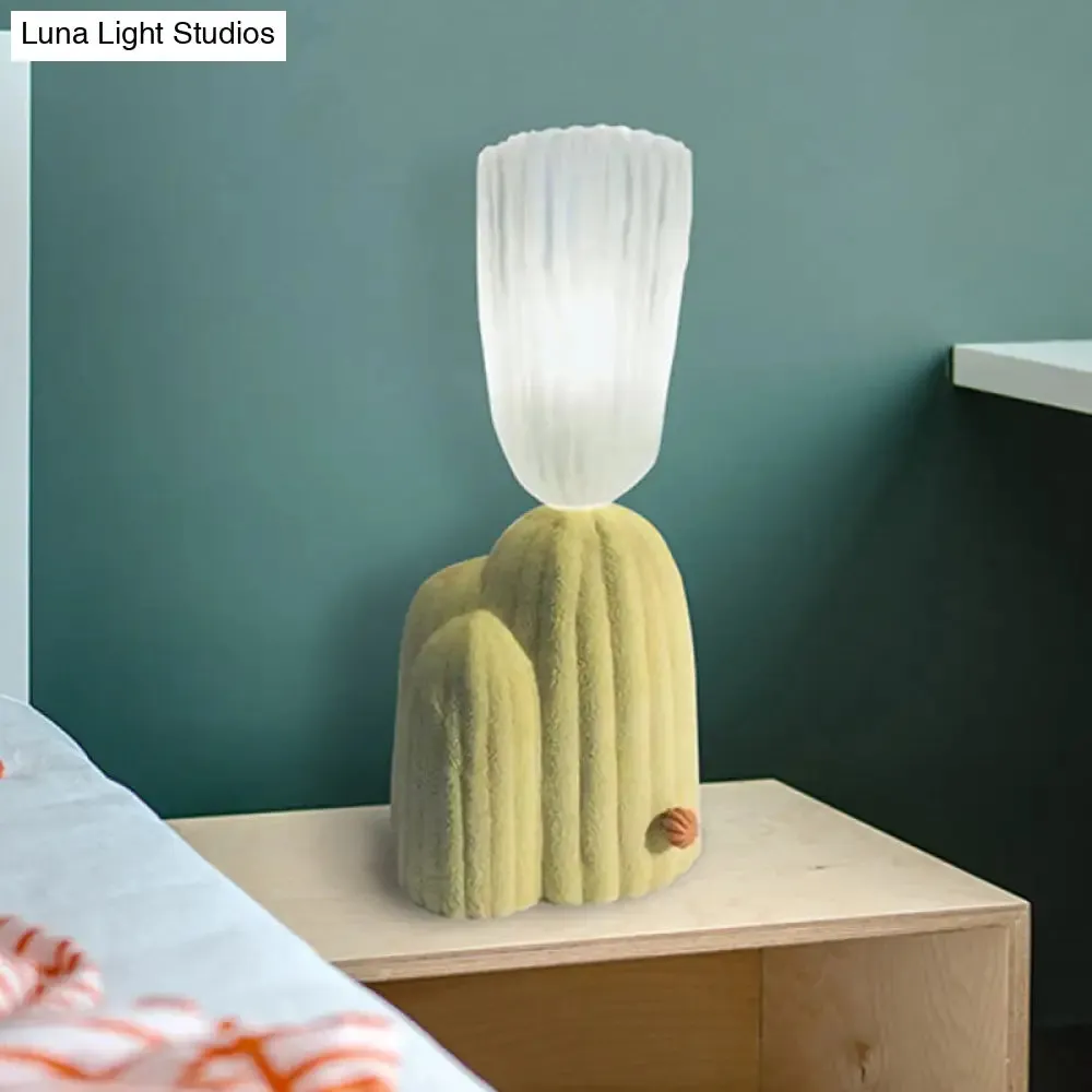 Nordic Clear Glass LED Cactus Nightstand Lamp - White/Green"
Note: Since SEO is important, it is recommended to focus on the main keywords that potential customers are likely to search for, while keeping the title concise and relevant.